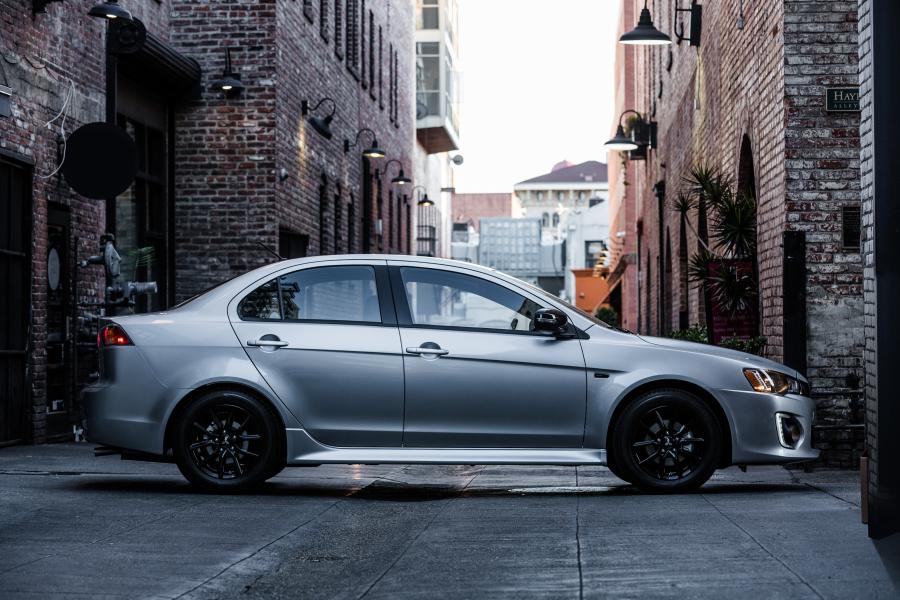  Mitsubishi Lancer Limited Edition 2017 года  (NA) (фото 10 из 29)